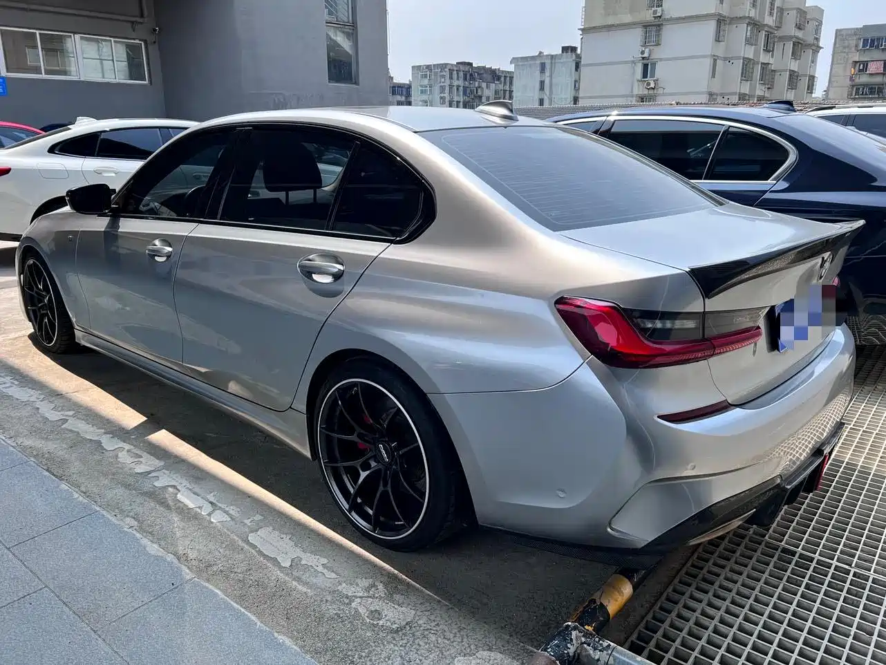 BMW 3 Series 2022 325Li M Sport Shadow Edition фото 20
