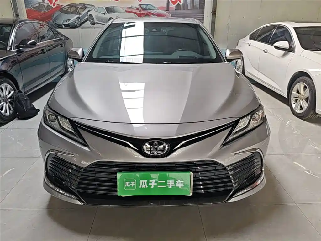 Фото 3 - Toyota Camry