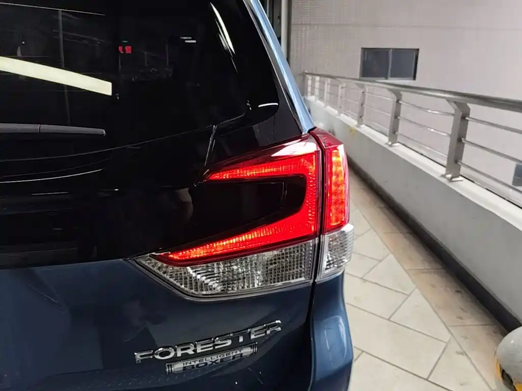 Photo 8 - Subaru Forester