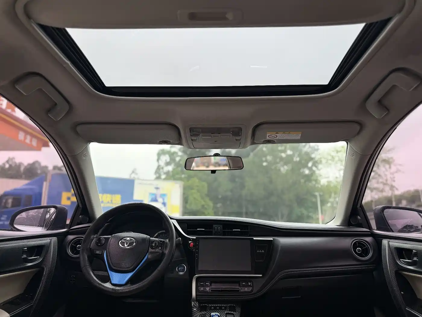 Toyota Corolla 2017 Facelift Hybrid 1.8L E-CVT Leading Edition фото 18