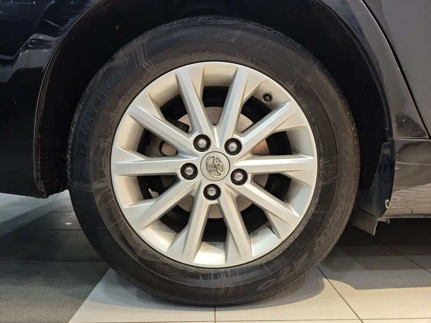 Toyota Camry 2016 2.0E 10th Anniversary Elite Edition фото 31