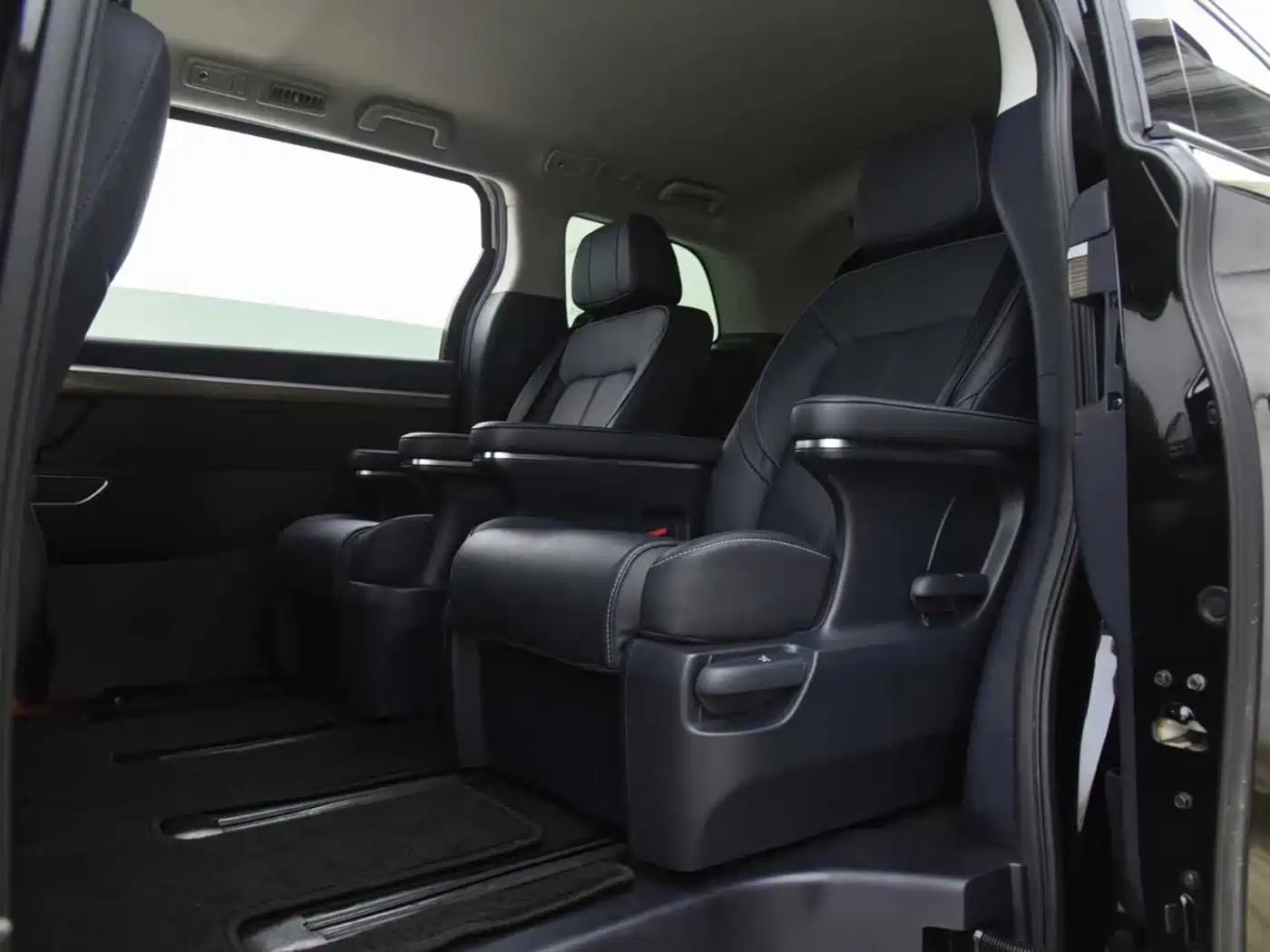 GAC Trumpchi Trumpchi M8 2023 Leading Series 390T Premium Edition фото 9
