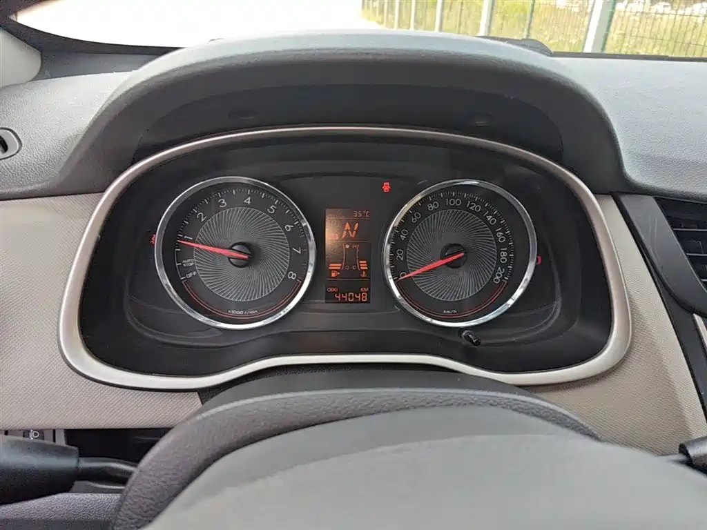 Chevrolet Sail 2015 Sail 3 1.3L AMT Ideal Edition фото 12