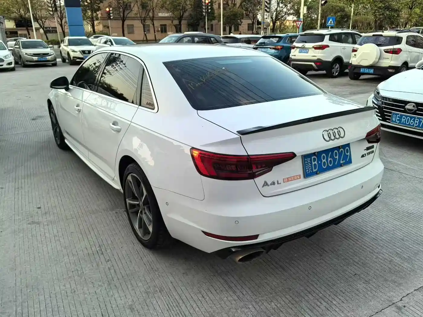 Audi A4L 2017 Plus 40 TFSI Progressive фото 4