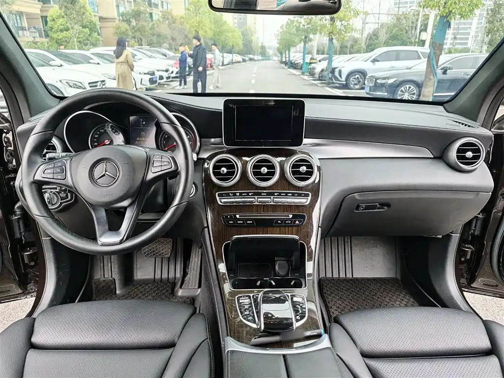 Mercedes-Benz GLC 2019 GLC 260 L 4MATIC Dynamic фото 23