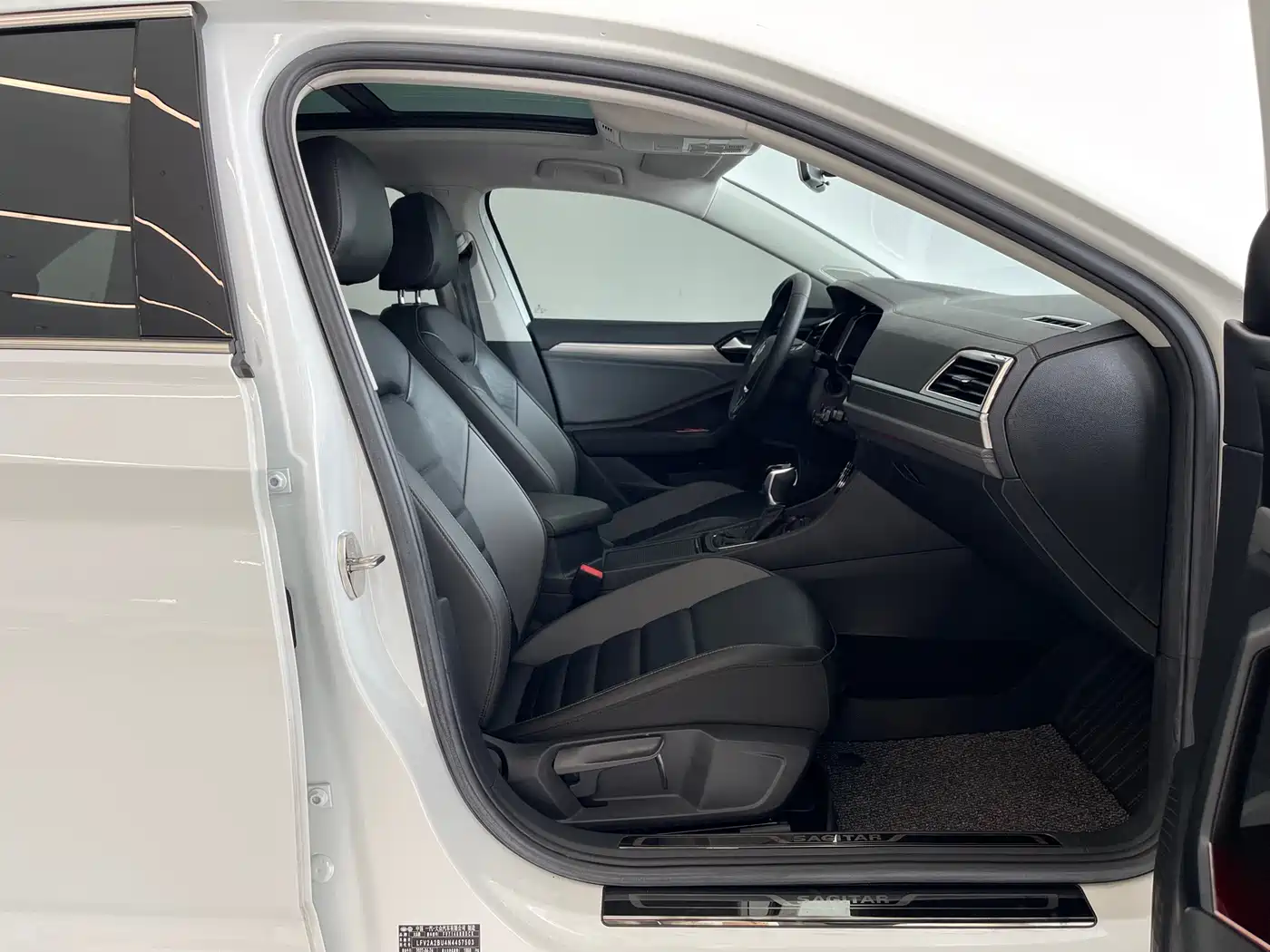 Volkswagen Sagitar 2022 280TSI DSG Surpassing Edition фото 18