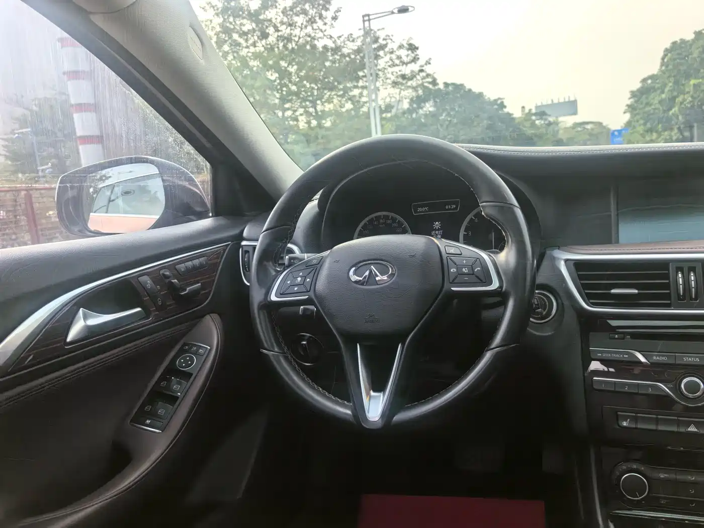 Infiniti QX30 2017 2.0T 4WD Sport Edition фото 7