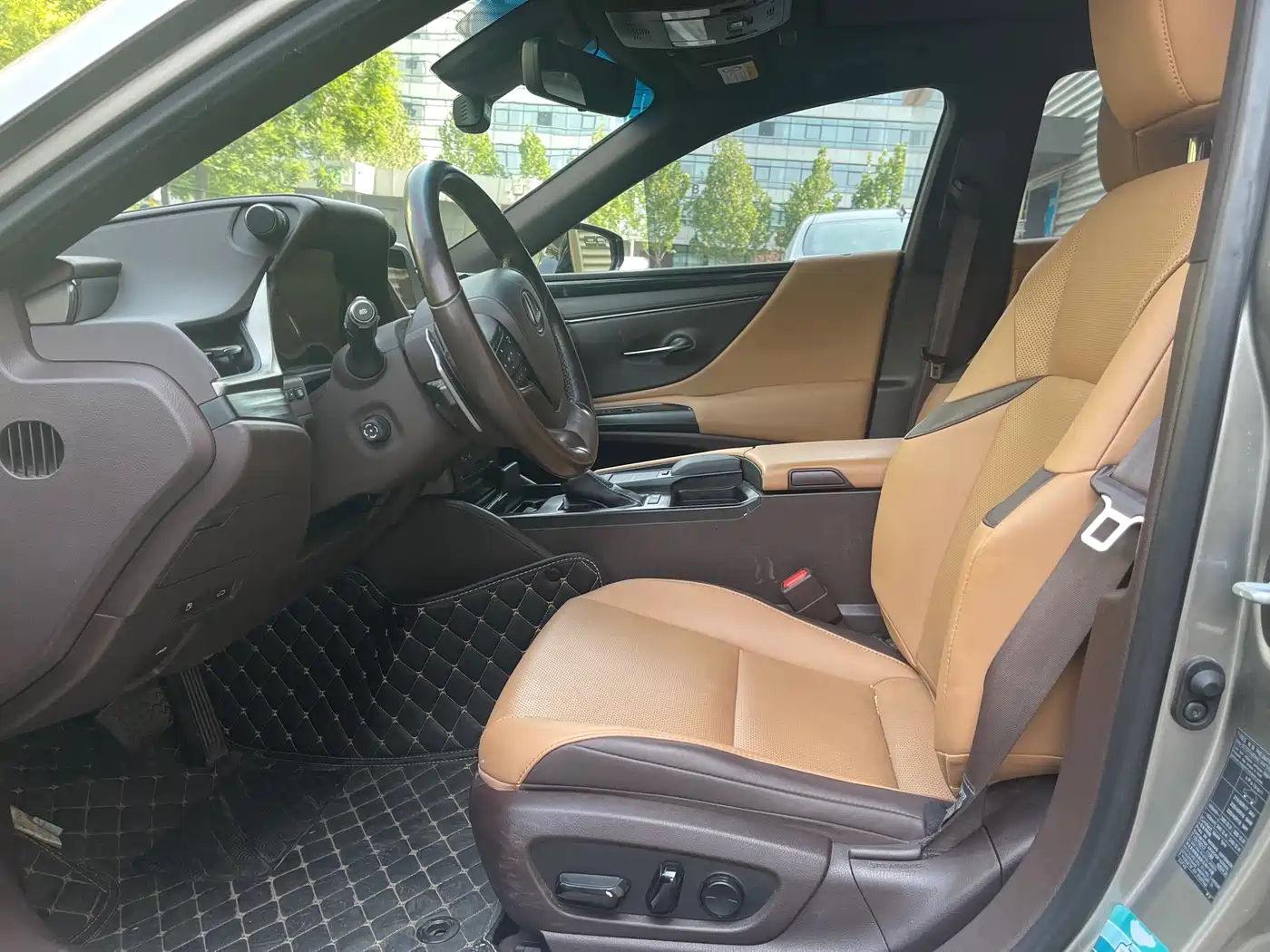 Lexus ES 2021 300h Luxury Edition фото 3