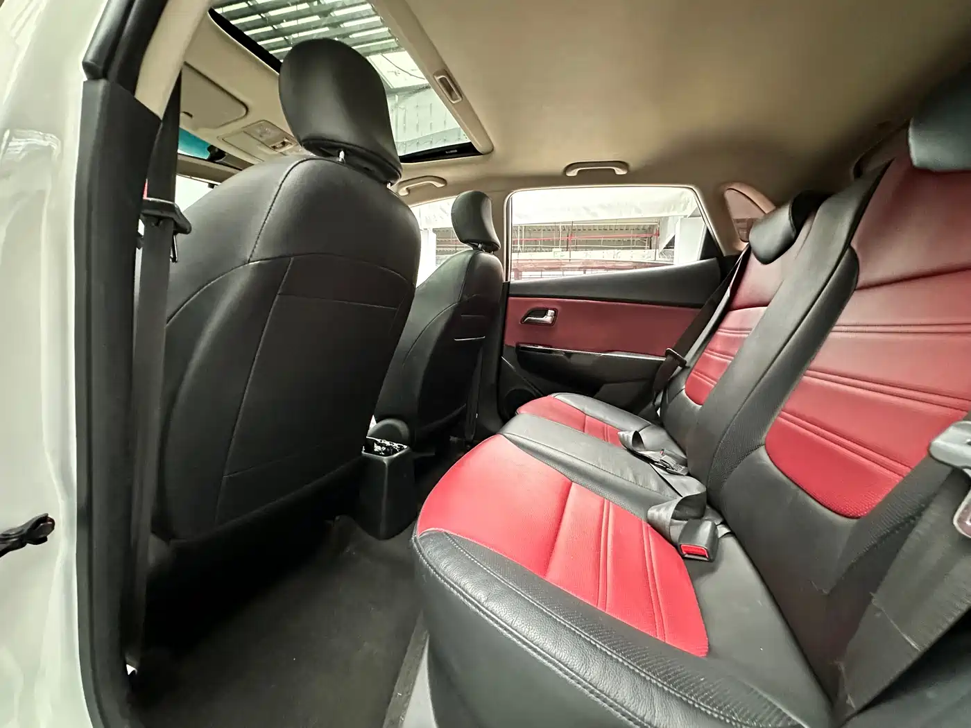 Kia K2 2015 Hatchback 1.4L AT GLS Cool Edition фото 11