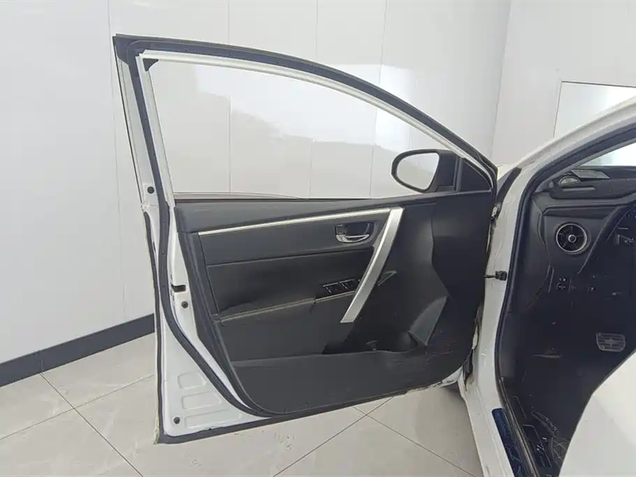 Toyota Corolla 2017 Facelift 1.2T S-CVT GL-i фото 7