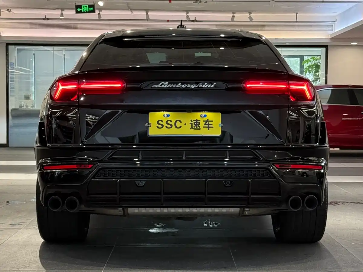 2024 Lamborghini Urus