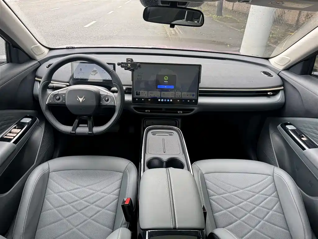 ARCFOX T1 2026 2025 425 Mid-range Version