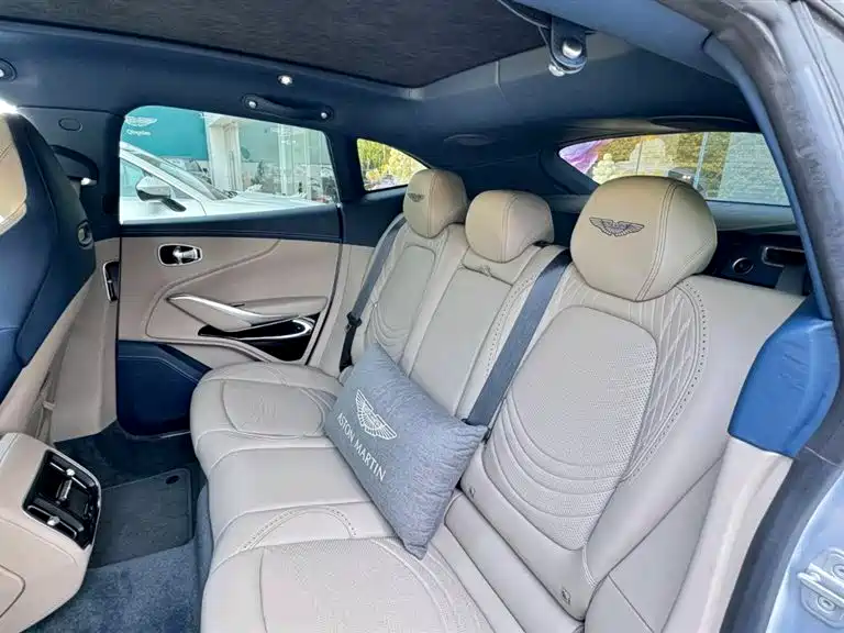 Aston Martin DBX 2023 Model 4.0T V8 707 фото 6