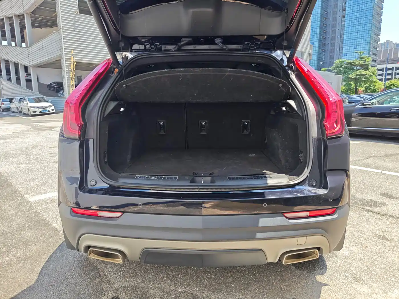 CADILLAC XT4