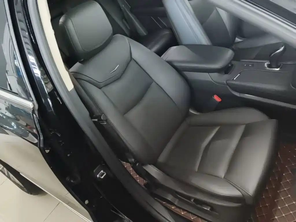Cadillac XT5 2017 2016 25T Luxury Model