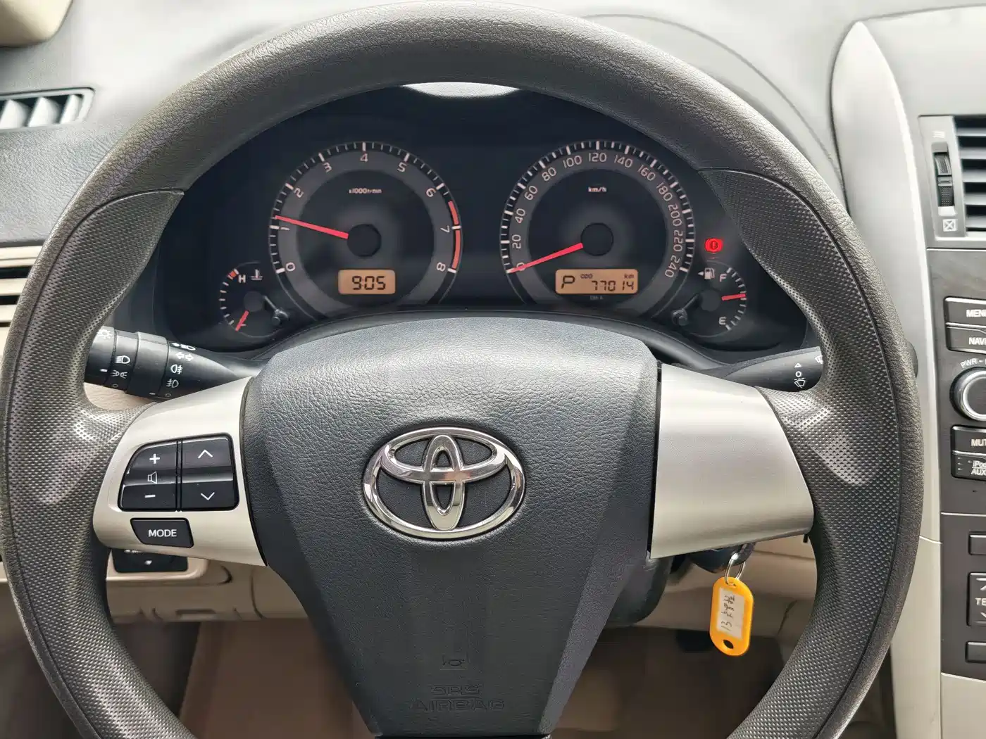 Toyota Corolla 2013 Special Edition 1.6L Auto Ultimate Cool GL фото 8