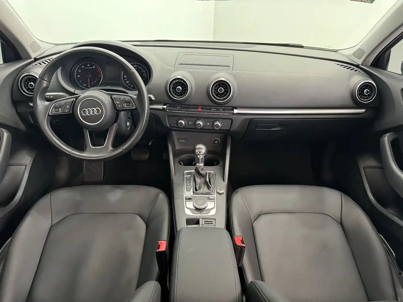 Audi A3 2018 30th Anniversary Limousine 35 TFSI Progressive фото 7