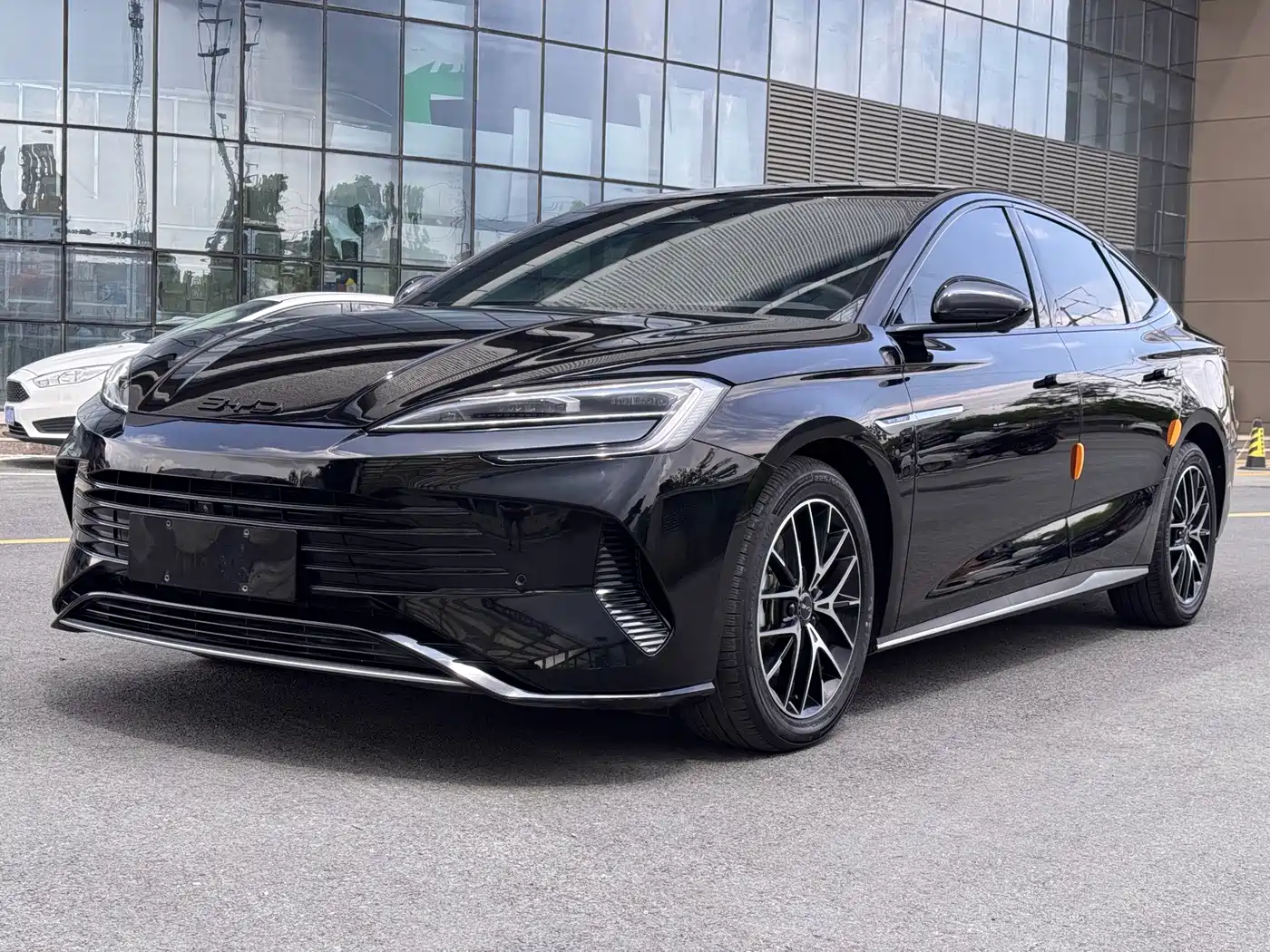 BYD Seal 2024 2024 Glory Edition DM-i 1.5L 121km Prestige