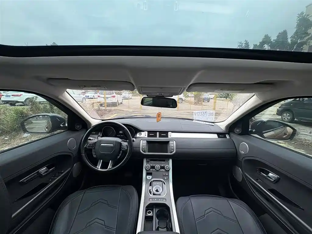 Land Rover Range Rover Evoque 2015 2.0T 5-Door Fashion Edition фото 8