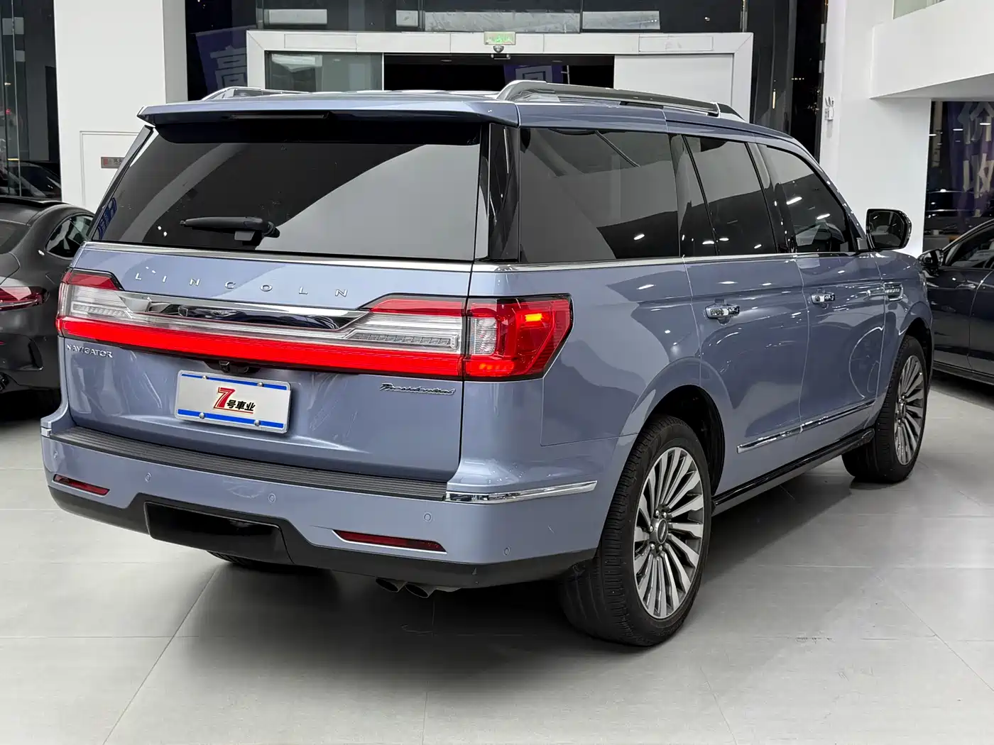 Lincoln Navigator 2019 3.5T Presidential Series China VI фото 15
