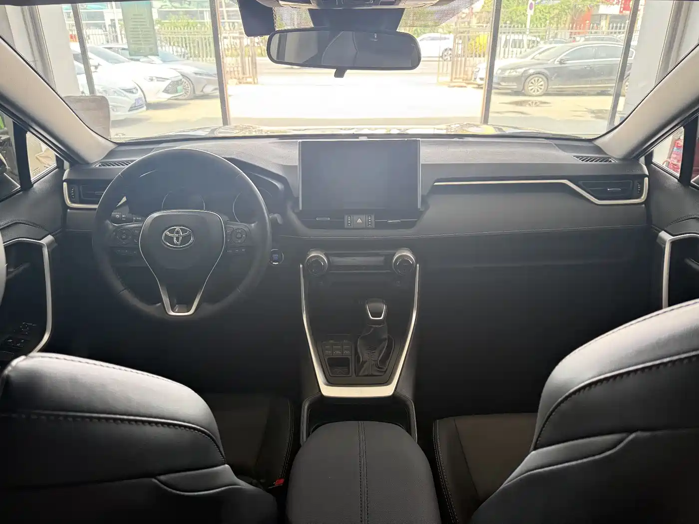 Toyota Wildlander 2022 2.0L CVT AWD Luxury PLUS Edition фото 9