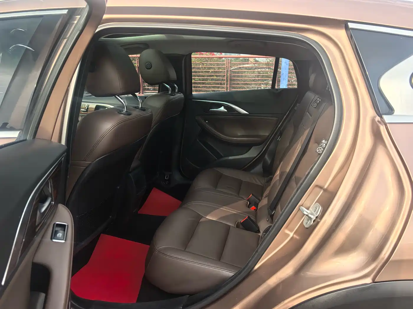 Infiniti QX30 2017 2.0T 4WD Sport Edition фото 5