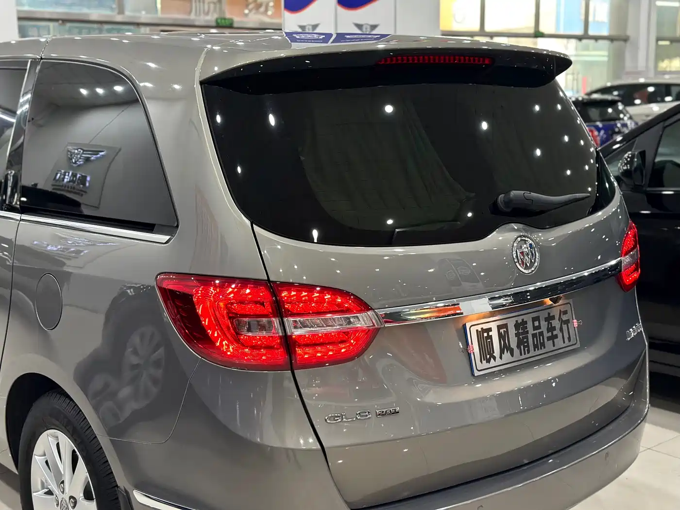 Buick GL8 2018 28T Comfort China VI фото 2