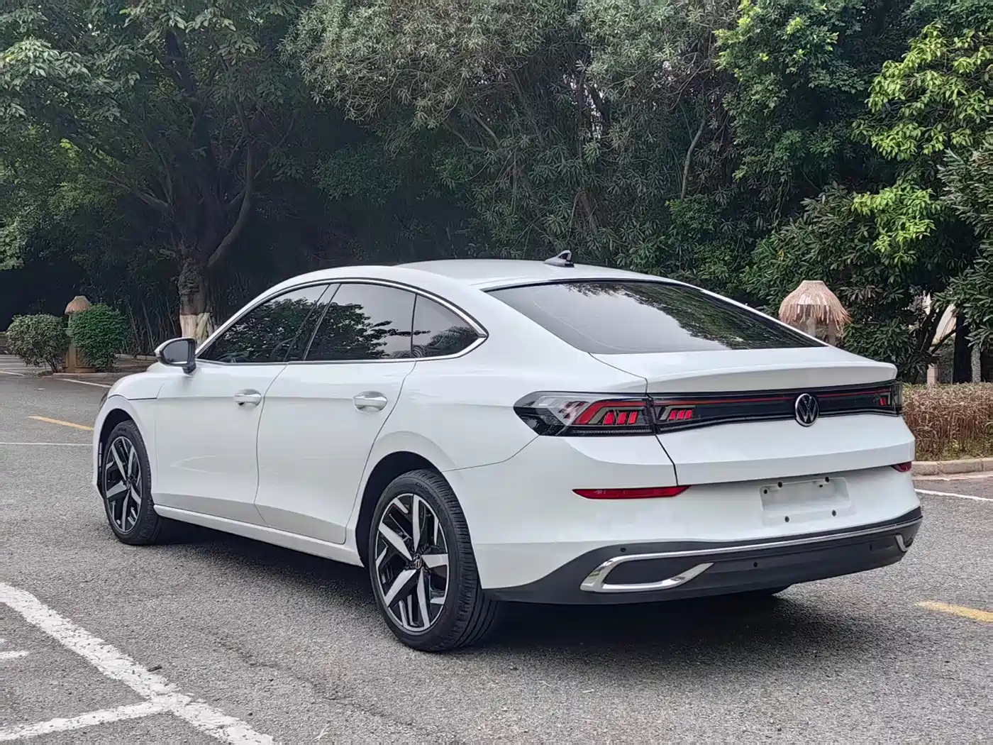 VOLKSWAGEN LINGDU