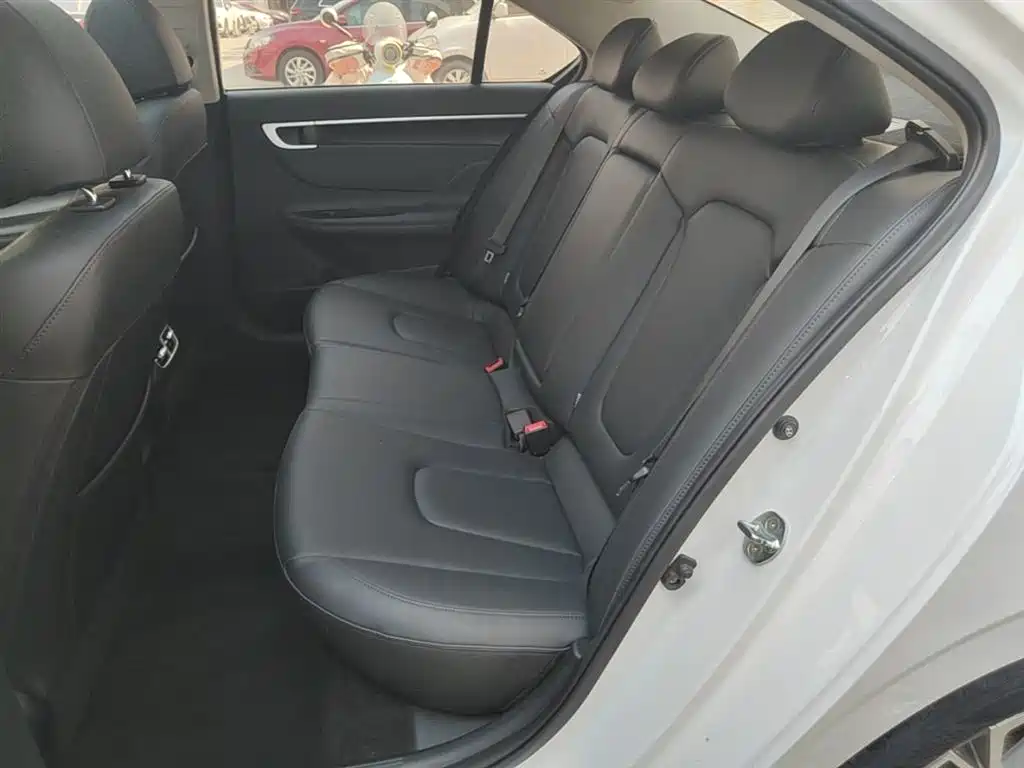 Hyundai Mistra 2021 1.8L CVT GLX Elite фото 17
