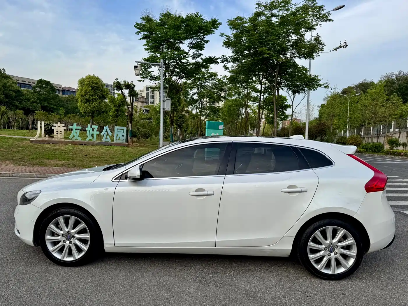 Volvo V40 2014 2014 2.0T Zhiya Edition