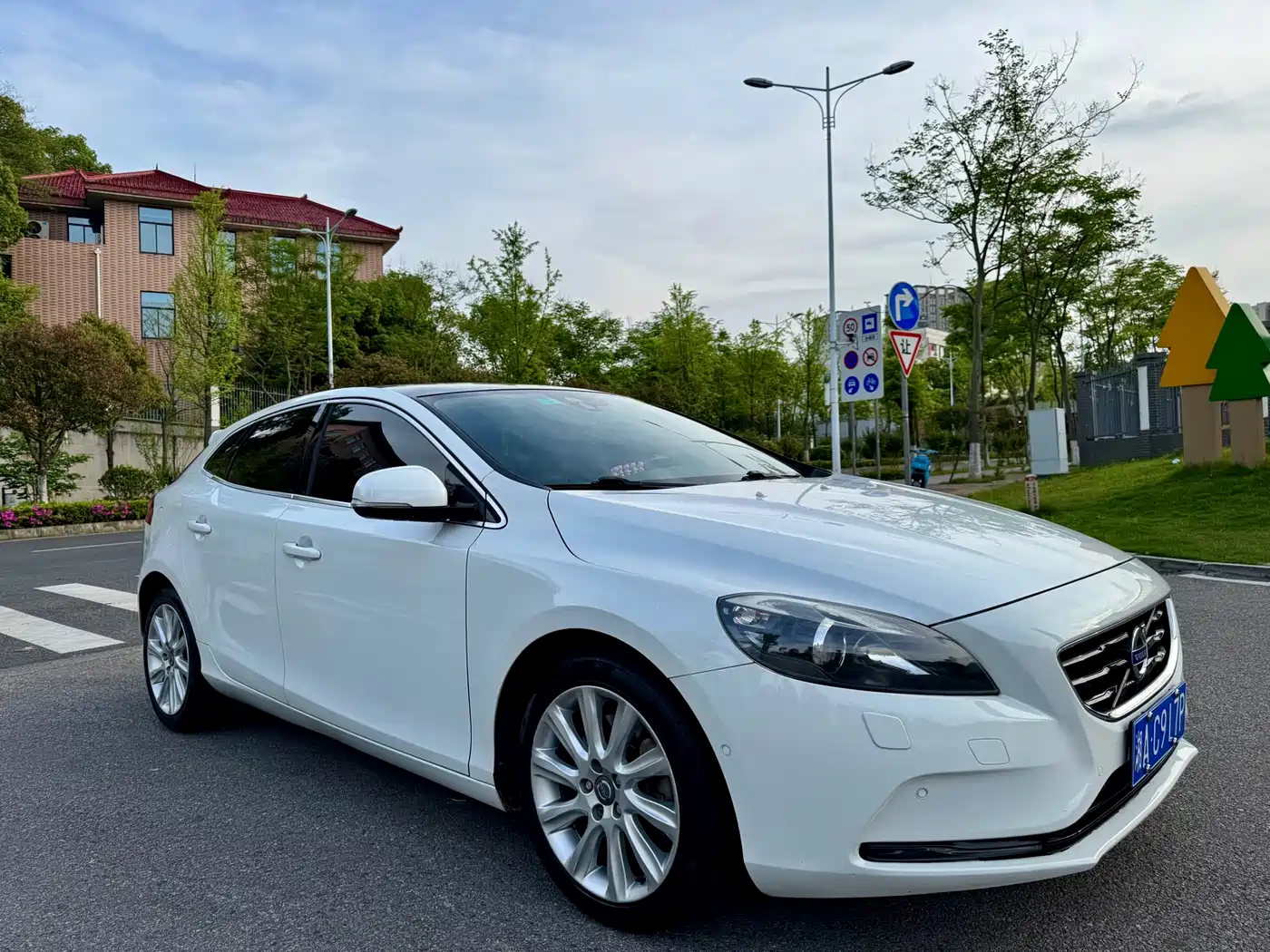 Volvo V40 2014 2014 2.0T Zhiya Edition