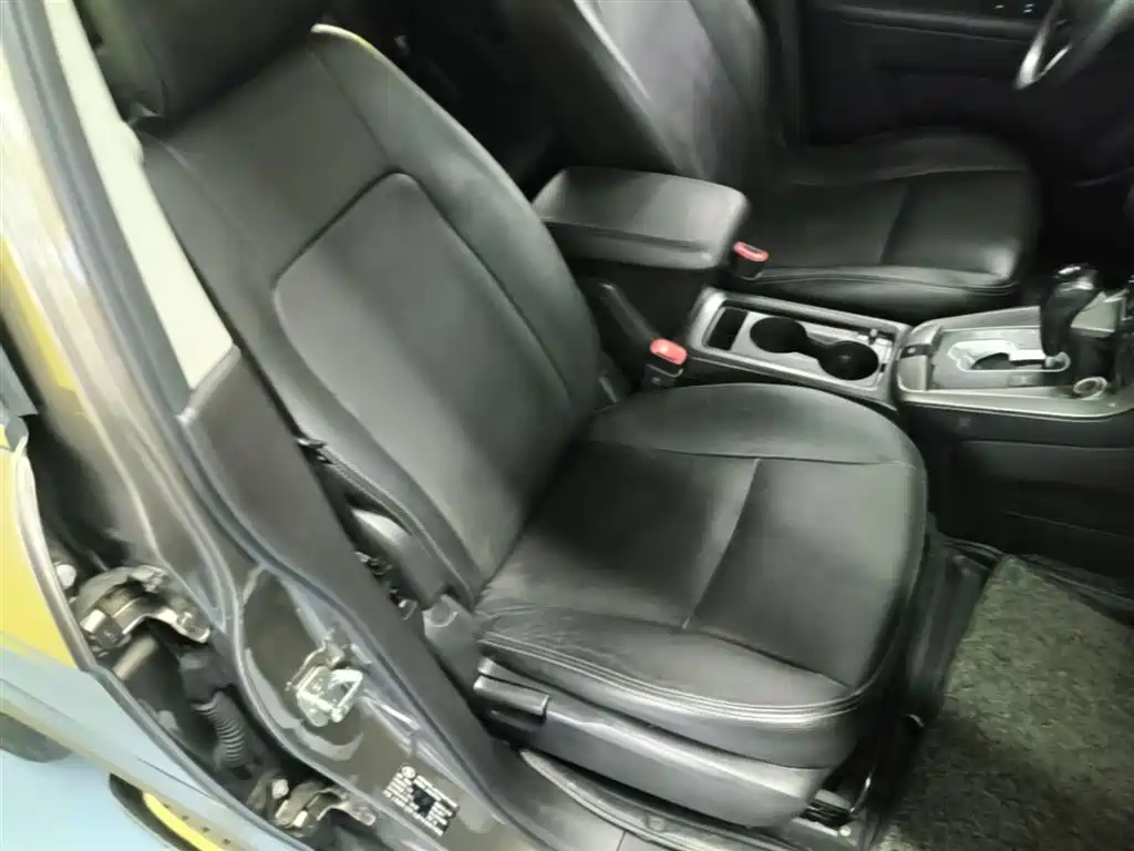 Chevrolet Captiva 2015 2.4L 2WD Urban Edition 7-seater фото 25