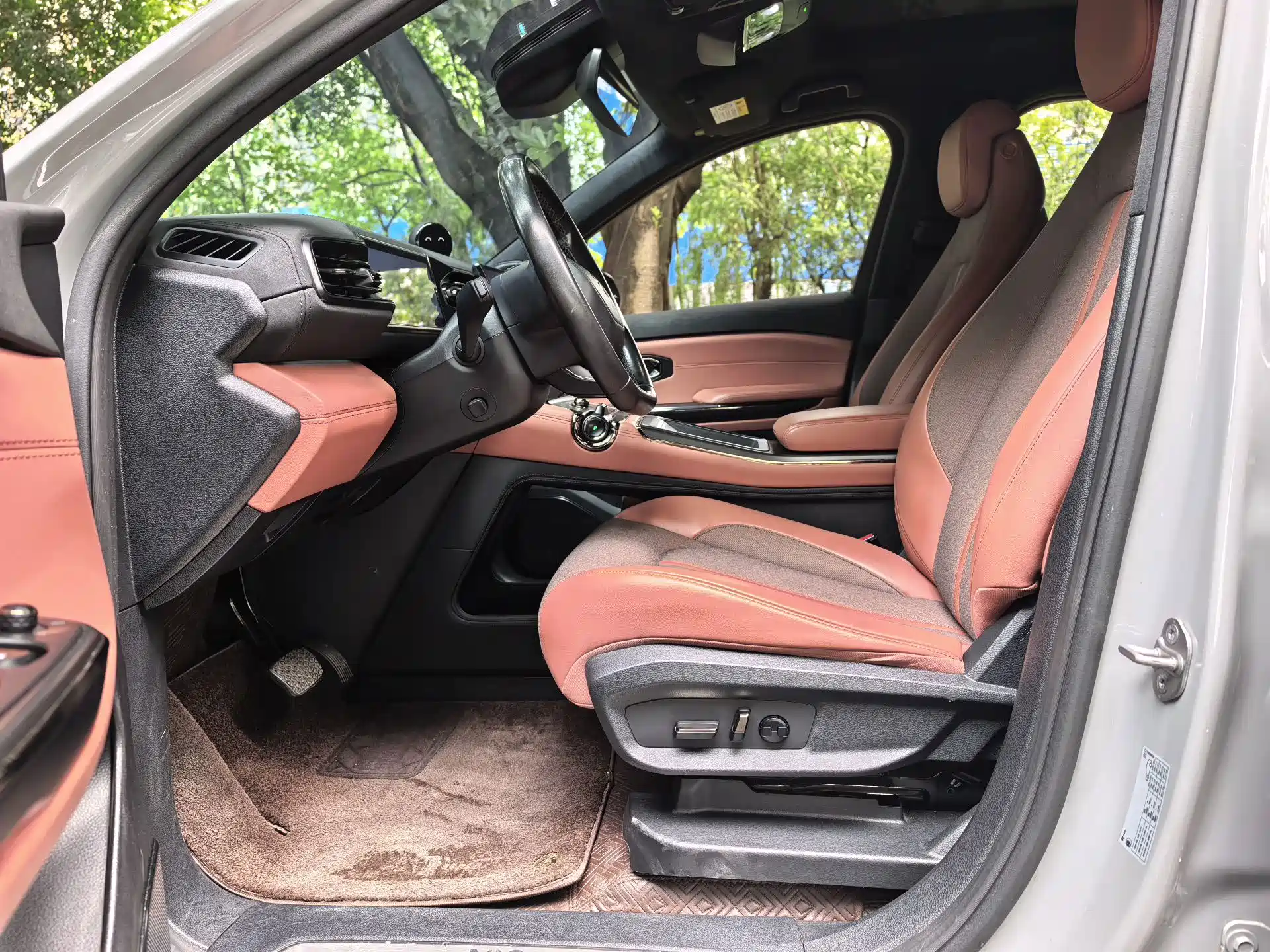 Фото 8 - NIO EC6