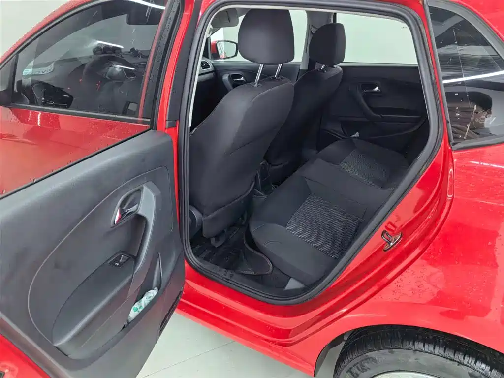 Volkswagen Polo 2014 2013 1.6L Automatic Comfort Edition