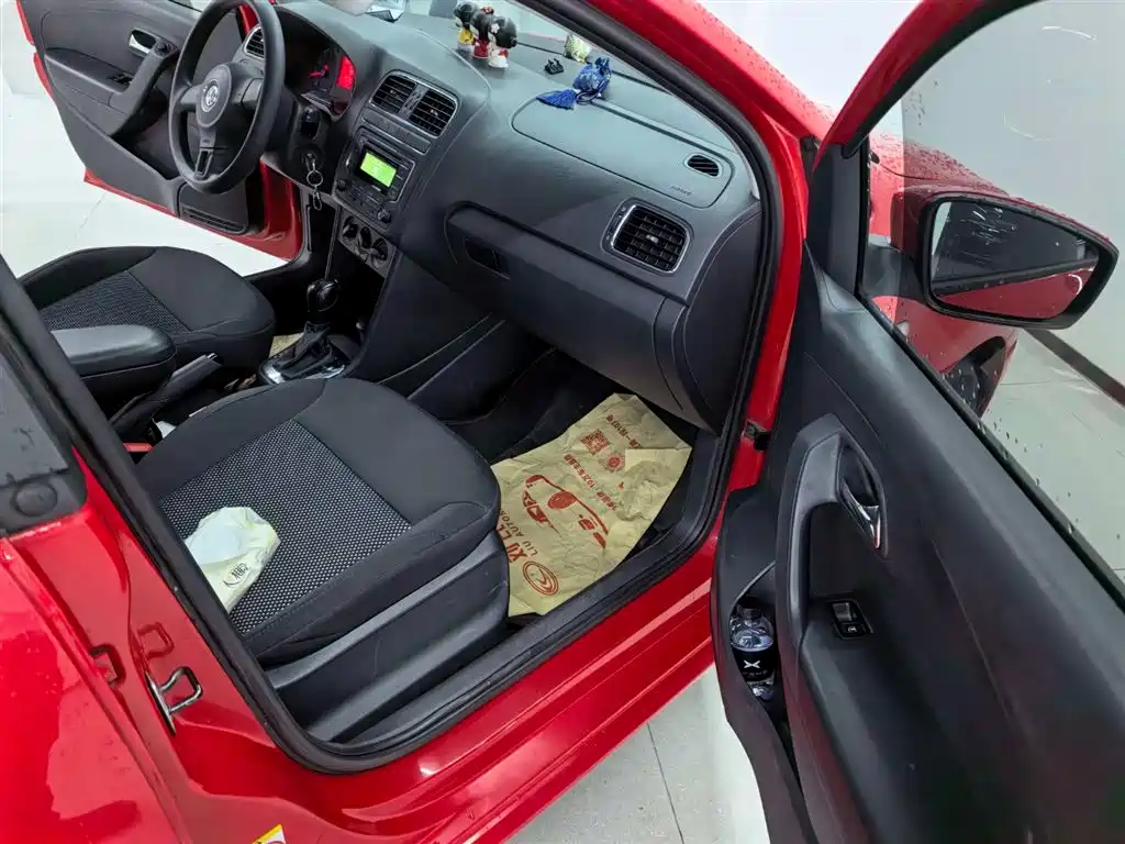 Volkswagen Polo 2014 2013 1.6L Automatic Comfort Edition