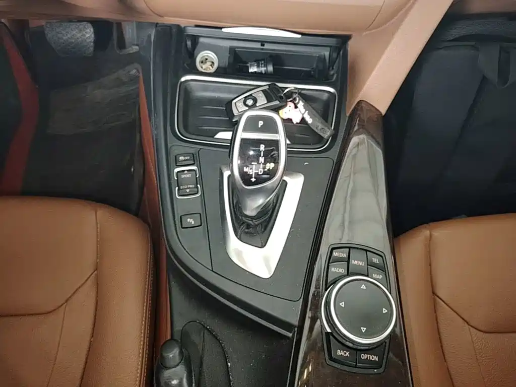 Фото 14 - BMW 3 Series