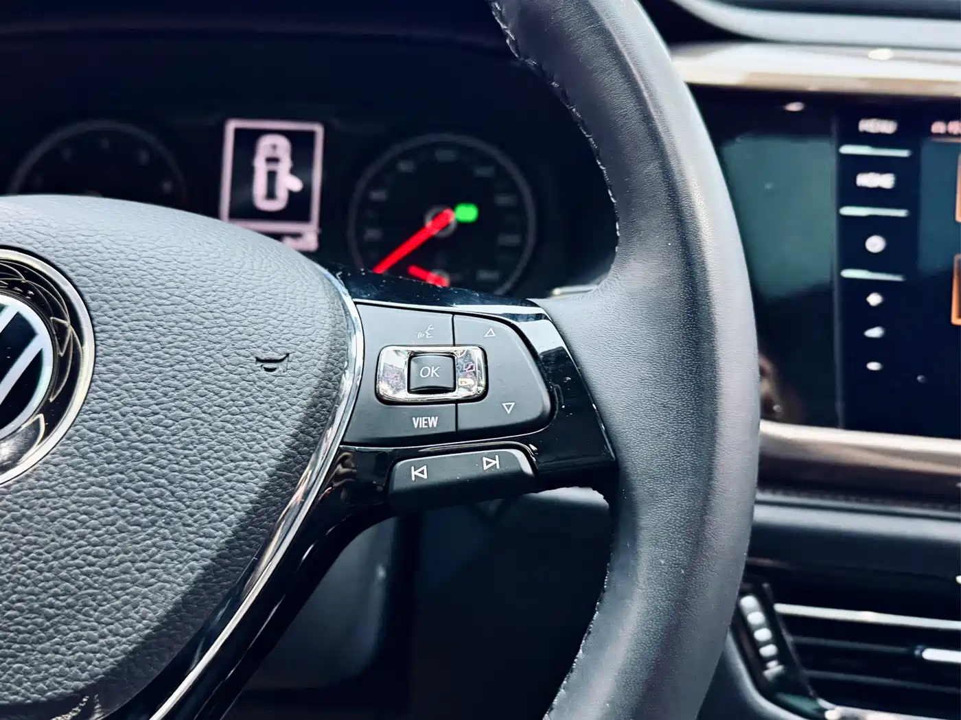 Volkswagen Tharu 2021 280TSI 2WD Luxury Plus фото 21