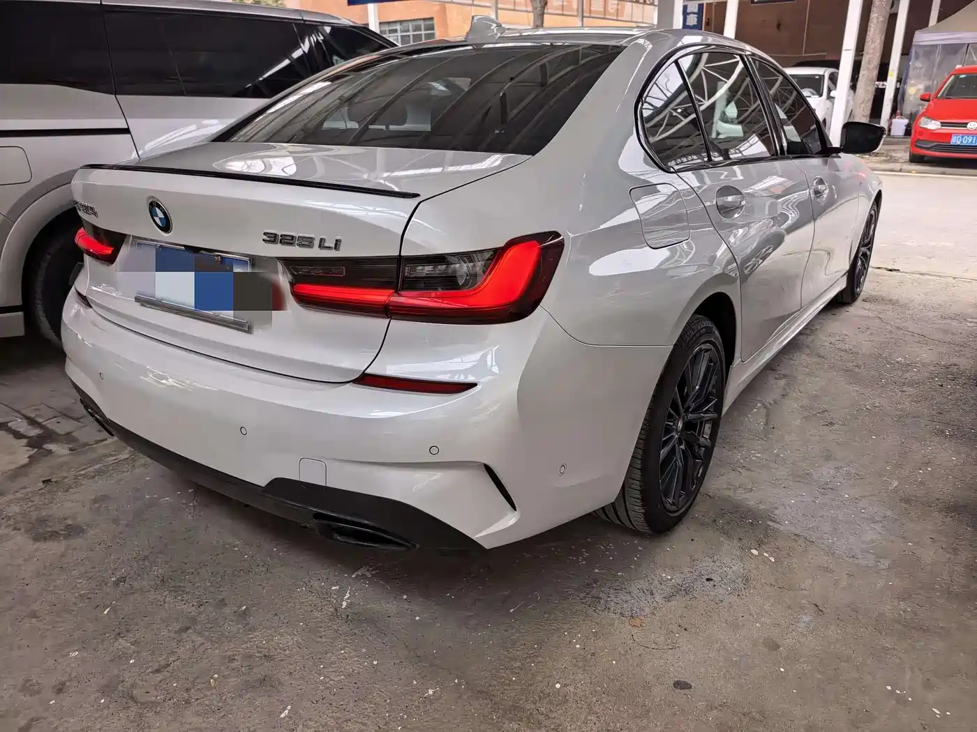 BMW 3 Series 2022 325Li M Sport Shadow Edition фото 15