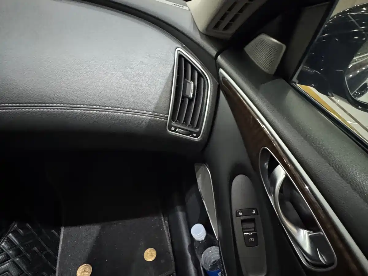 Фото 28 - Infiniti Q50L