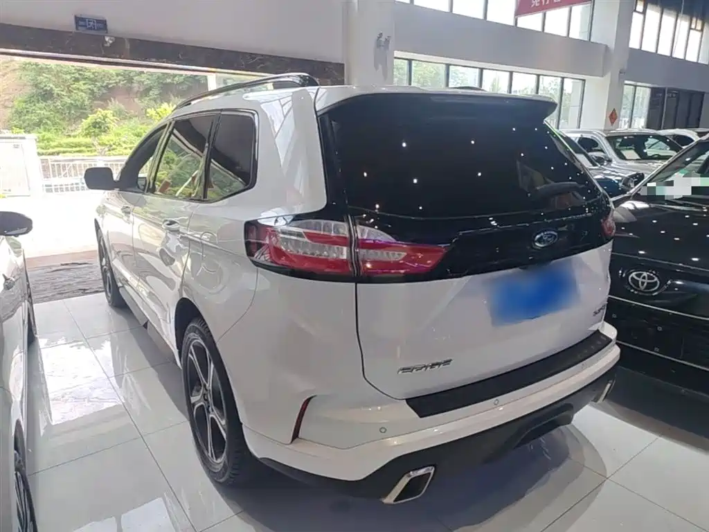 Фото 5 - Ford Edge