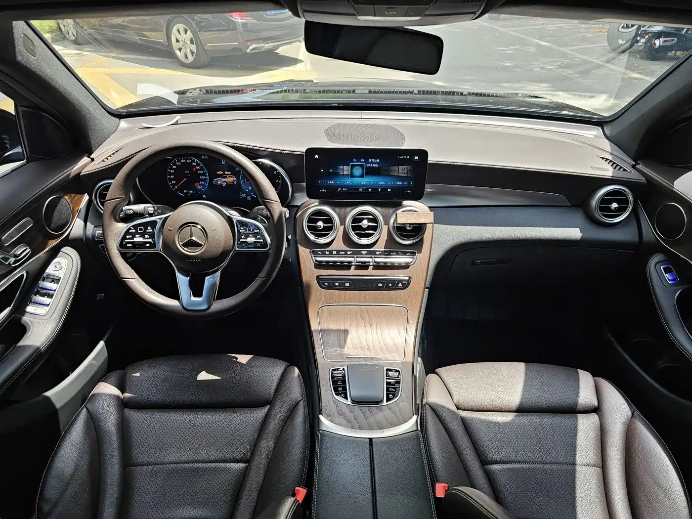 Mercedes-Benz GLC 2022 Facelift II GLC 260 L 4MATIC Luxury фото 11
