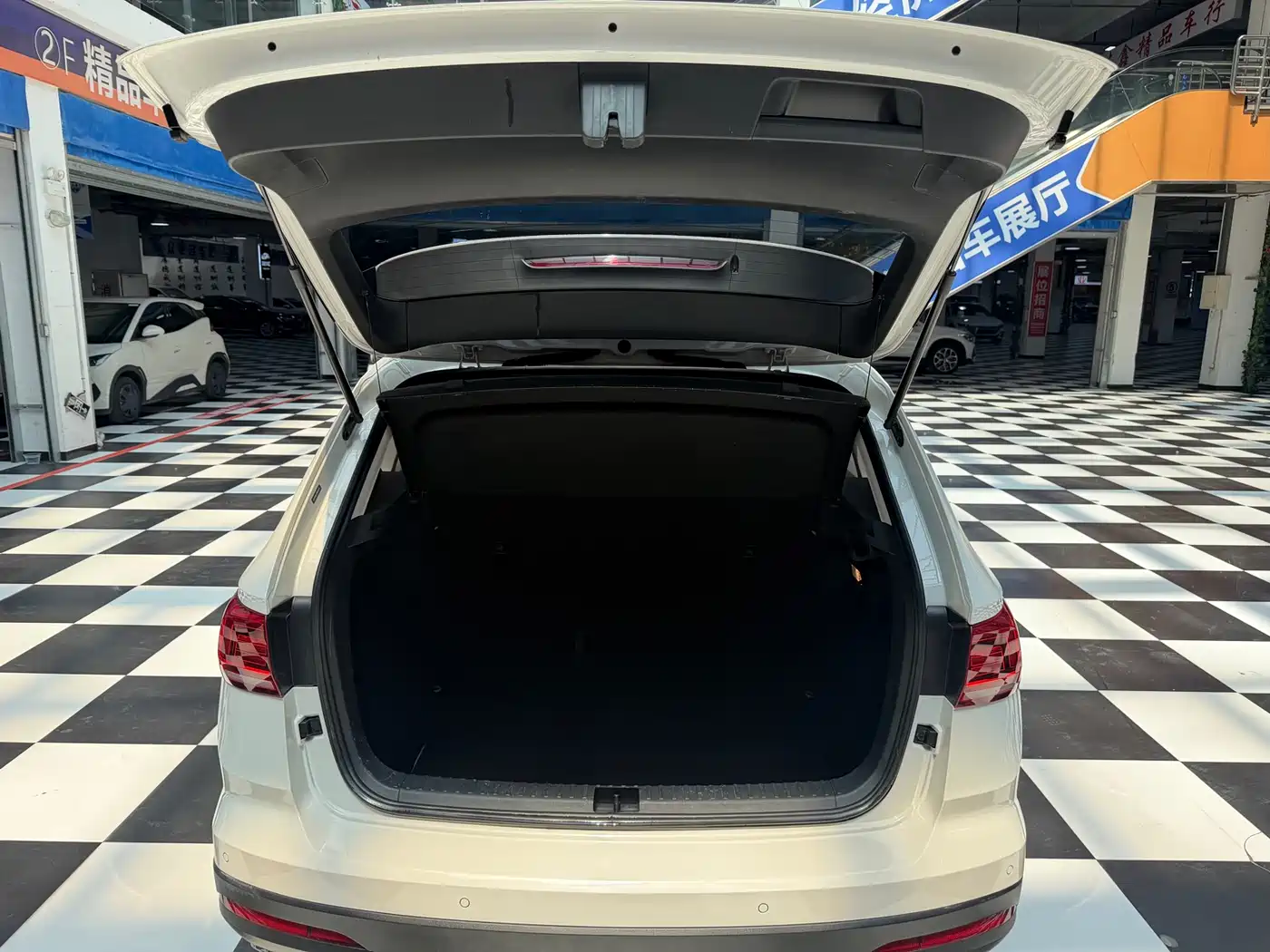 Volkswagen Tharu, миниатюра 7