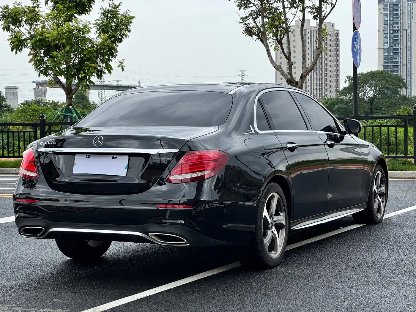 صورة 11 - Mercedes-Benz E-Class