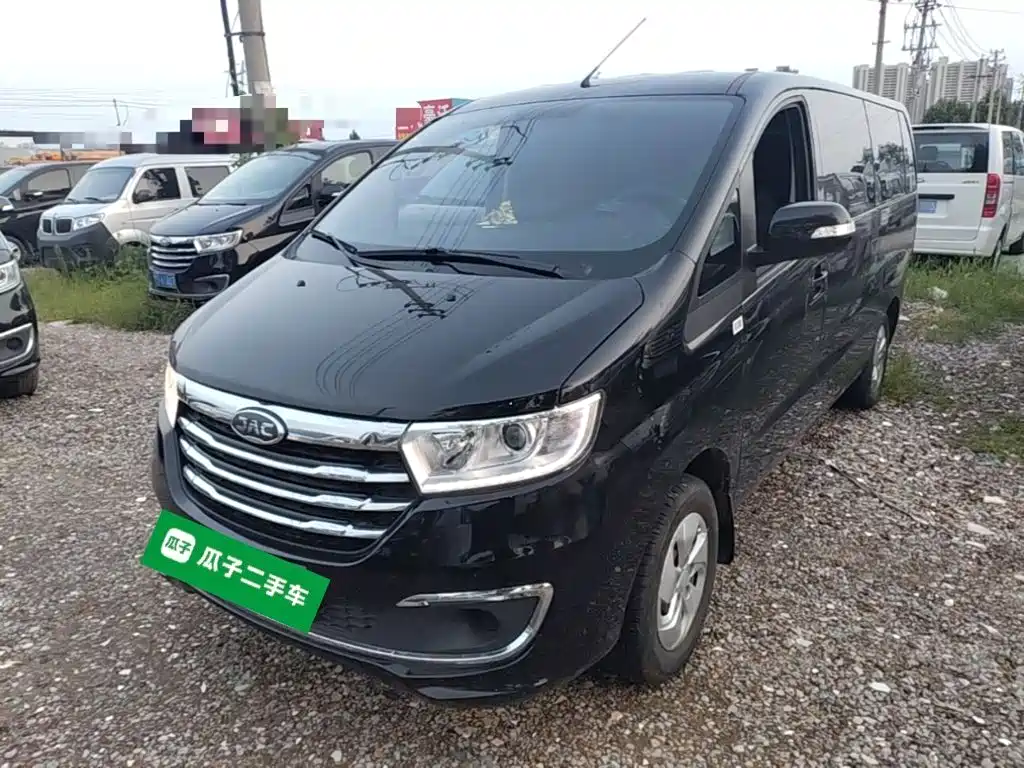JAC Refine M3 2025 2025 PLUS 1.8L Manual Comfort 9-seater