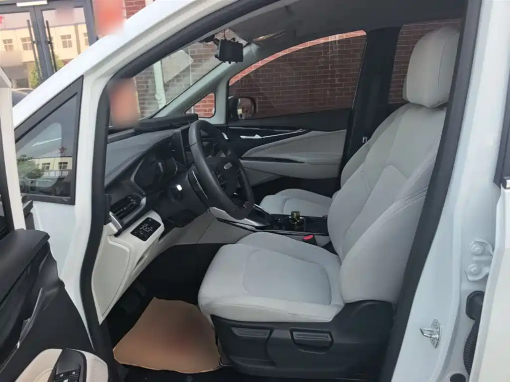 SAIC Maxus Maxus G50 2024 PLUS 1.5T Happiness Recommended Auto Glory Edition фото 15