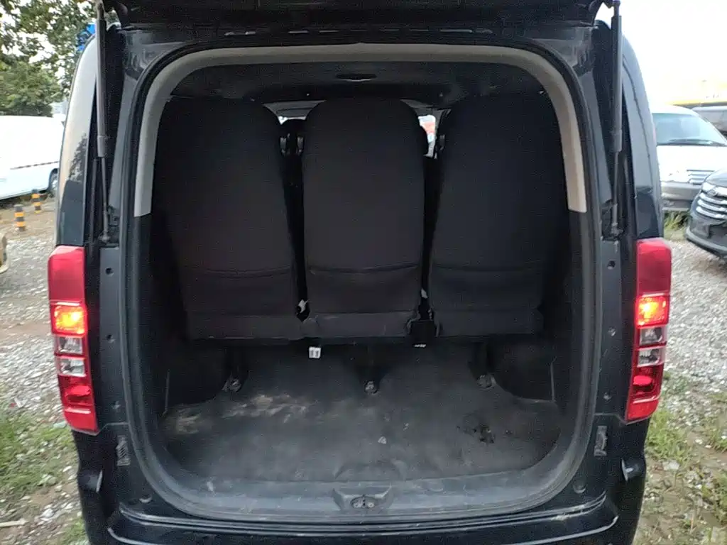JAC Refine M3 2025 2025 PLUS 1.8L Manual Comfort 9-seater