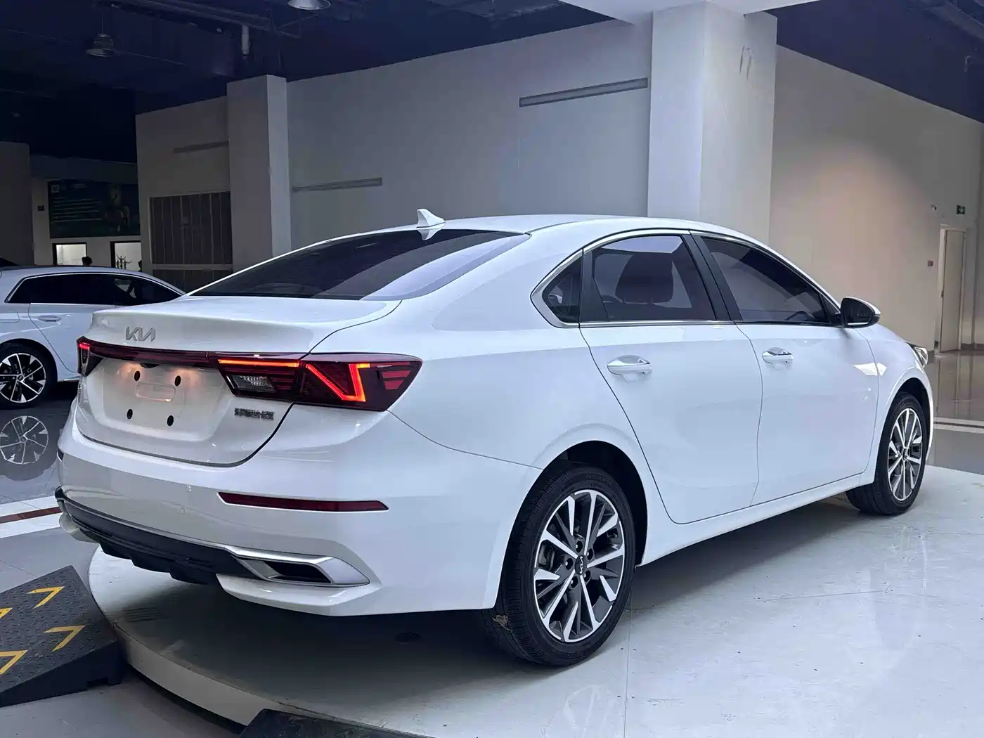 Kia K3 2021 Facelift 1.5L CVT Fashion Edition фото 5