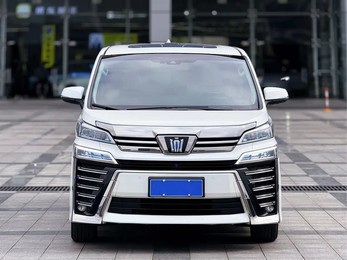 Toyota Vellfire 2021 Crown Hybrid 2.5L HV Supreme Edition фото 2