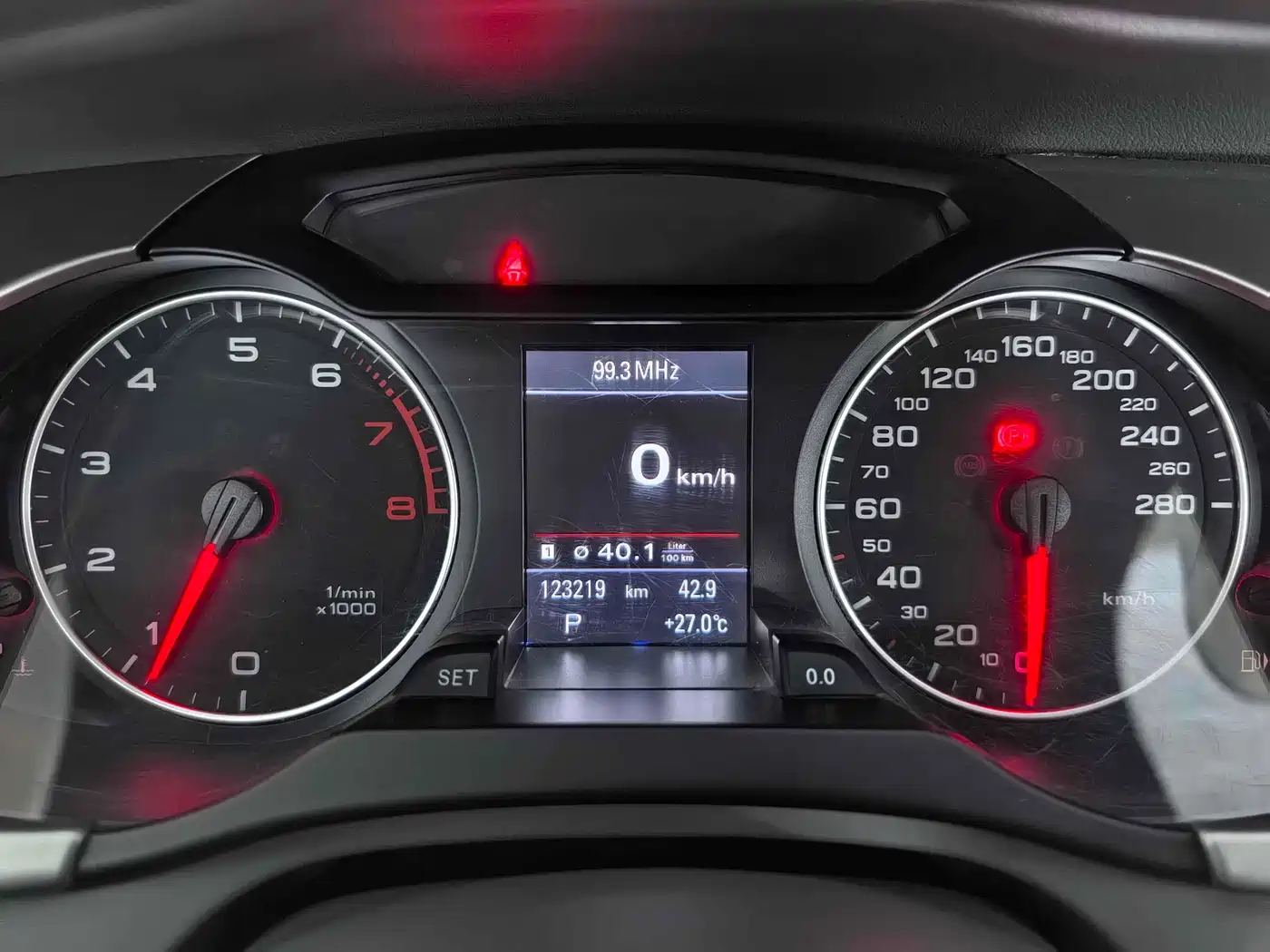Audi A4L 2011 2.0 TFSI Comfort фото 8