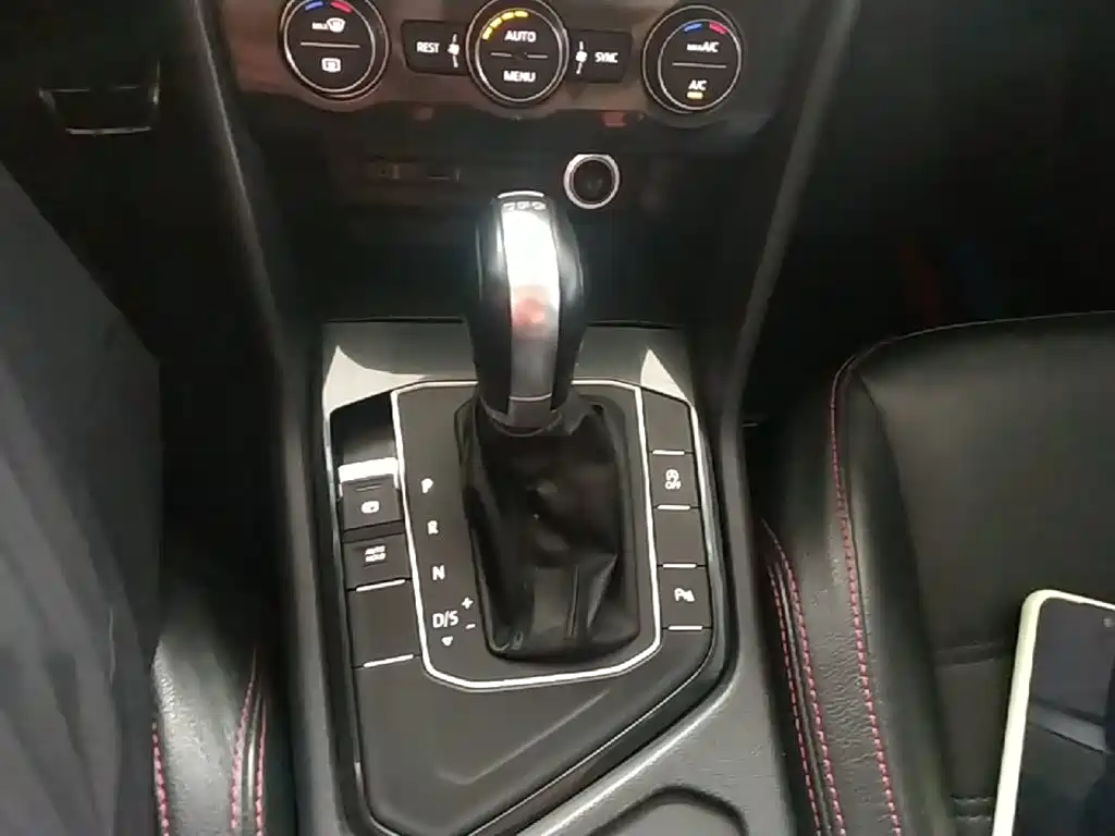 Фото 14 - Volkswagen Tiguan